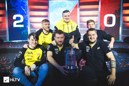 江沿岸冬日 江沿岸冬日