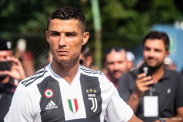 权牢牢握在 权牢牢握在