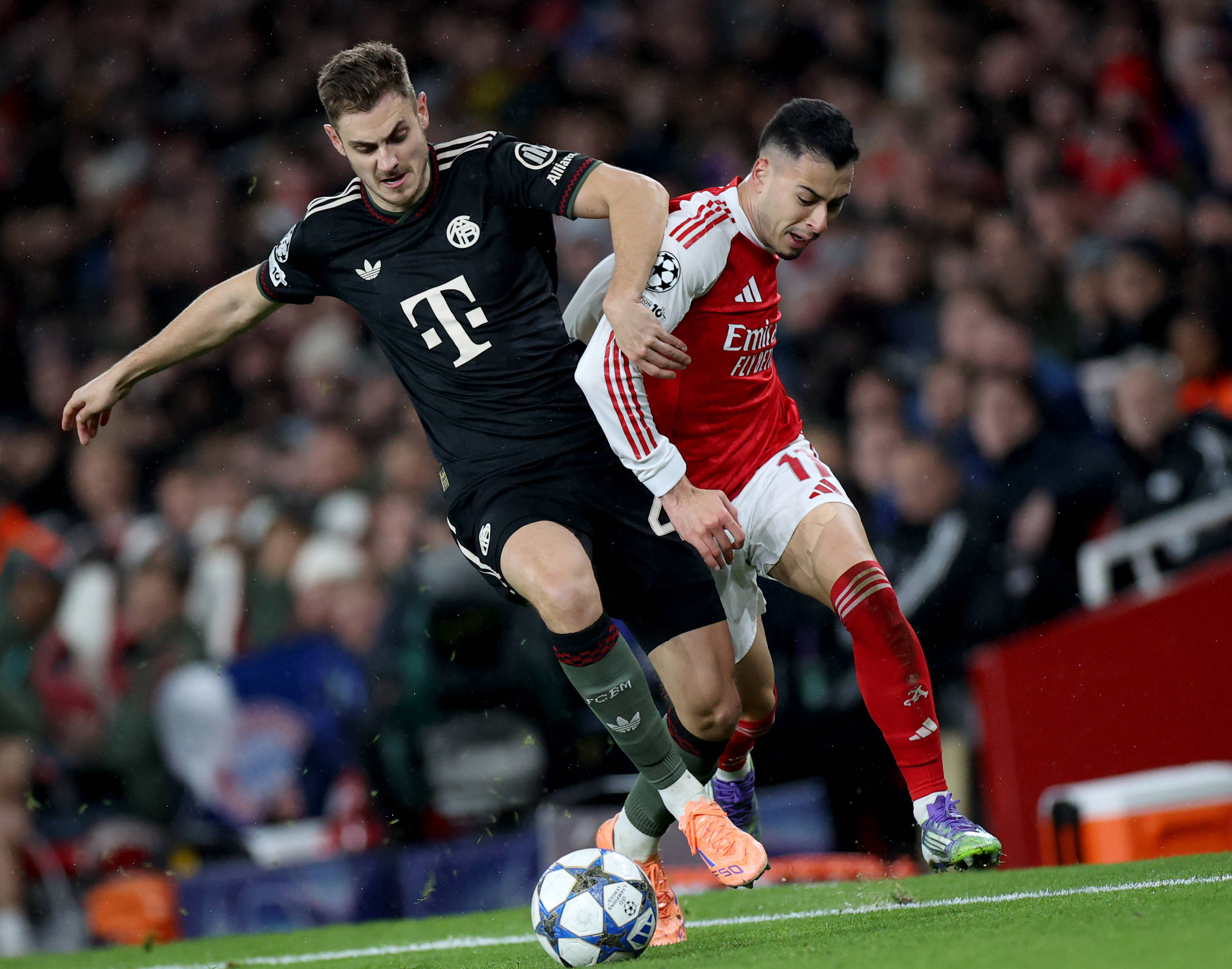 联赛的伴随 联赛的伴随